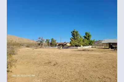 27177 Cahuilla Road, Apple Valley, CA 92307 - Photo 23