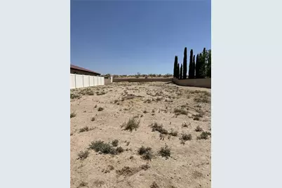 14101 Topmast Drive, Helendale, CA 92342 - Photo 1