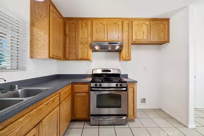 12867 Banyon Tree Lane, Victorville, CA 92392 - Photo 11