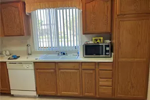 11580 Oak St, Apple Valley, CA 92308 - Photo 9