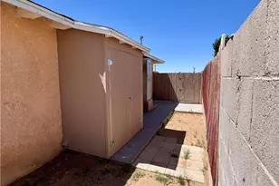640 Flora St, Barstow, CA 92311 - Photo 11