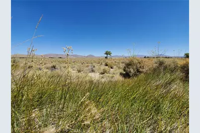 32500 California 18 Highway, Lucerne Valley, CA 92356 - Photo 11