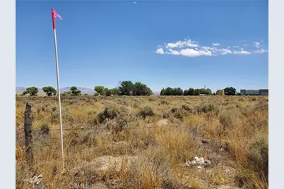 32500 California 18 Highway, Lucerne Valley, CA 92356 - Photo 17
