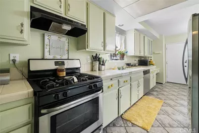 20651 Roscoe Boulevard #L, Winnetka, CA 91306 - Photo 5