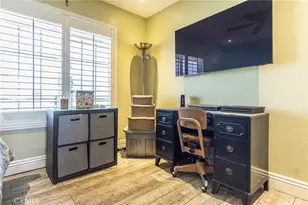 9735 Elsinore Rd, Oak Hills, CA 92344 - Photo 21