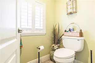 9735 Elsinore Rd, Oak Hills, CA 92344 - Photo 35