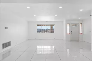 10660 Ranchero, Oak Hills, CA 92344 - Photo 15