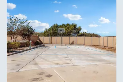 10660 Ranchero, Oak Hills, CA 92344 - Photo 41