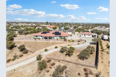 10660 Ranchero, Oak Hills, CA 92344 - Photo 5