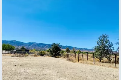 11226 Ponderosa Road, Pinon Hills, CA 92372 - Photo 21