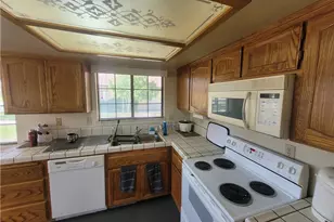 19218 Elm Dr, Apple Valley, CA 92308 - Photo 7