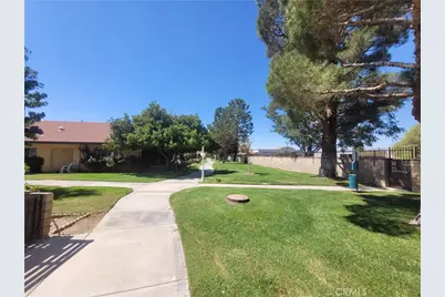19218 Elm Drive, Apple Valley, CA 92308 - Photo 23