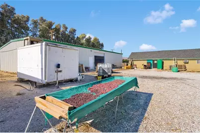 10099 Highland Avenue, Lucerne Valley, CA 92356 - Photo 41