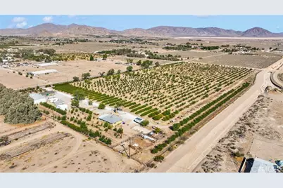 10099 Highland Avenue, Lucerne Valley, CA 92356 - Photo 35