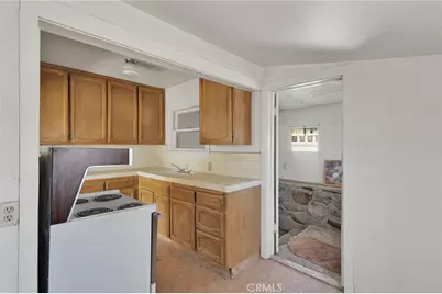 10099 Highland Avenue, Lucerne Valley, CA 92356 - Photo 21