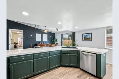 9915 Le Panto, Phelan, CA 92371 - Photo 19