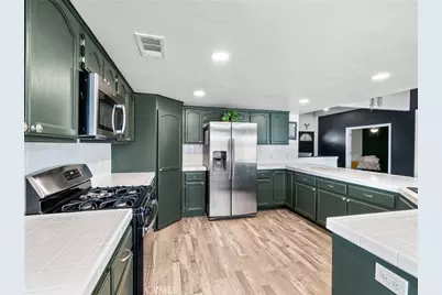 9915 Le Panto, Phelan, CA 92371 - Photo 17