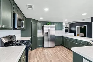 9915 Le Panto, Phelan, CA 92371 - Photo 17