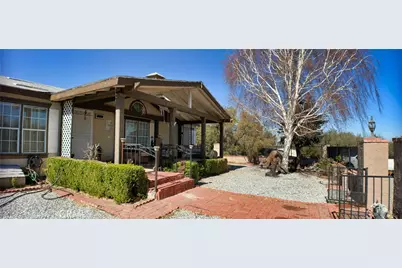 10975 Decker, Oak Hills, CA 92344 - Photo 9