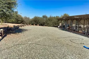 10975 Decker, Oak Hills, CA 92344 - Photo 39