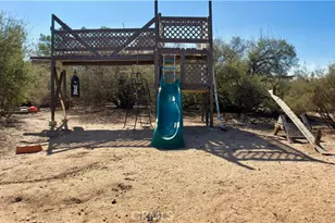 10975 Decker, Oak Hills, CA 92344 - Photo 37