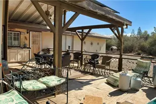 10975 Decker, Oak Hills, CA 92344 - Photo 35