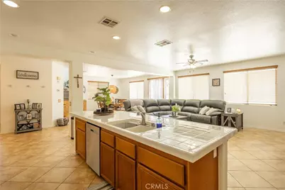 13295 Hollister, Hesperia, CA 92344 - Photo 15