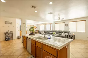 13295 Hollister, Hesperia, CA 92344 - Photo 15