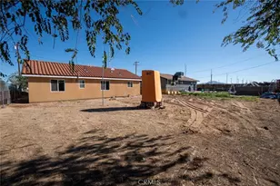 10917 Bartlett Ave, Adelanto, CA 92301 - Photo 11