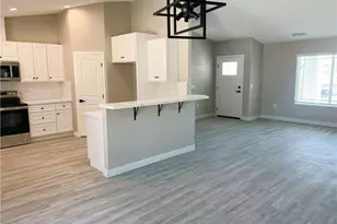 16452 Llanada Ave, Victorville, CA 92394 - Photo 7