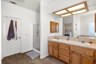 7925 Anaconda, Oak Hills, CA 92344 - Photo 31