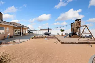 7925 Anaconda, Oak Hills, CA 92344 - Photo 15