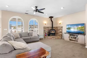 7925 Anaconda, Oak Hills, CA 92344 - Photo 17