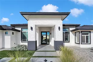 16383 Ridge View Dr, Apple Valley, CA 92307 - Photo 5