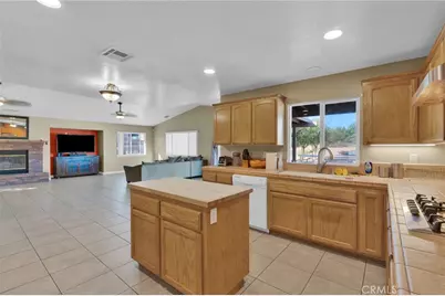 11158 Pinon, Hesperia, CA 92345 - Photo 11