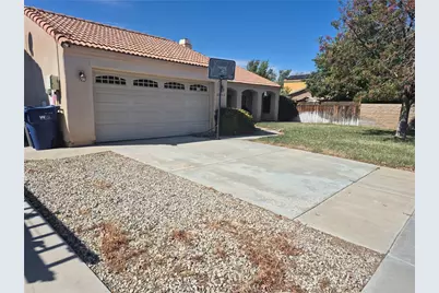 37933 Calcedony, Palmdale, CA 93552 - Photo 3