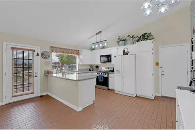 11359 Courtside, Victorville, CA 92392 - Photo 19