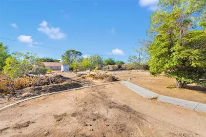 12566 Iroquois Road, Apple Valley, CA 92308 - Photo 27