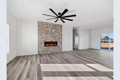 15590 Dale Evans Parkway, Apple Valley, CA 92307 - Photo 9