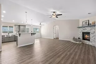 20997 Valencia St, Apple Valley, CA 92308 - Photo 9