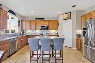 16732 Desert Lily St, Victorville, CA 92394 - Photo 11