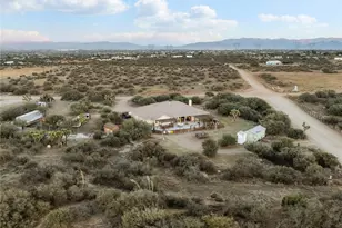 8328 Chateau, Phelan, CA 92371 - Photo 57