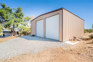 9999 Oasis Rd, Pinon Hills, CA 92372 - Photo 39