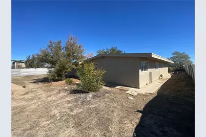 10380 Baker Road, Lucerne Valley, CA 92356 - Photo 13