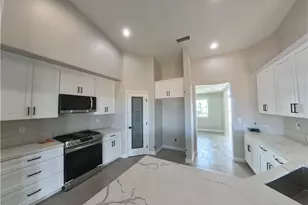 17576 Hercules St, Hesperia, CA 92345 - Photo 11