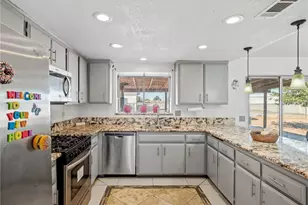 14798 Dos Palmas, Victorville, CA 92392 - Photo 23