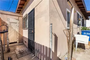 389 Amalia, Los Angeles, CA 90022 - Photo 13