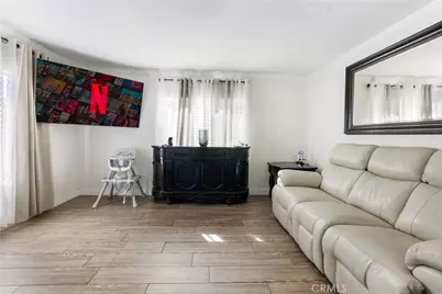 389 Amalia, Los Angeles, CA 90022 - Photo 3