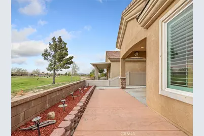 10364 Lakeshore Drive, Apple Valley, CA 92308 - Photo 35