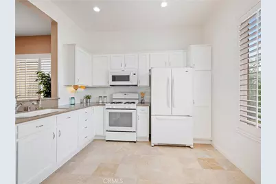 10364 Lakeshore Drive, Apple Valley, CA 92308 - Photo 19